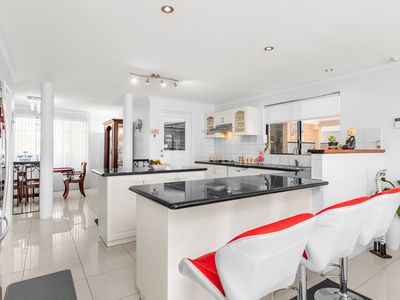 15 Thurloe Way, Canning Vale