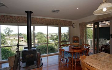 23 Mahon Avenue, Beaconsfield
