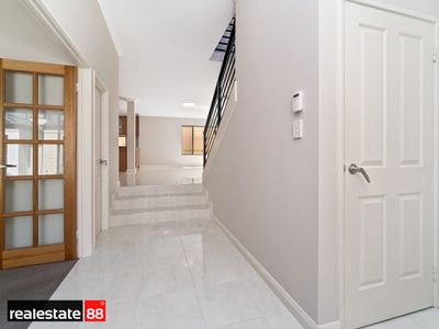 2 / 42 Gladstone Road, Rivervale