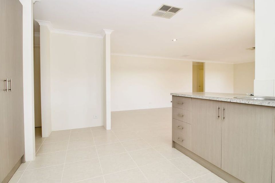 24 Almond Avenue , Shoalwater