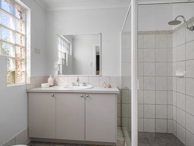 10 Siberia Close, Hannans