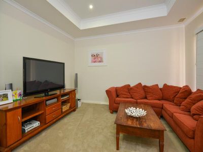 17 Riseberry Way, Somerville