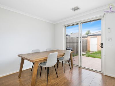 14 Amboy Walk, Point Cook