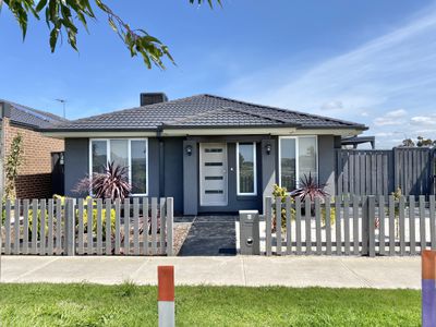 2 Drop Walk, Wyndham Vale