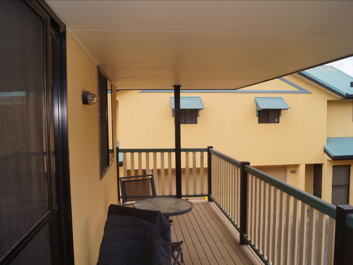 1 / 22 Cardross Street, Yeronga