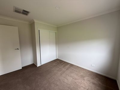 4 Gulf Road, Point Cook