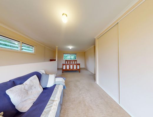 Large granny flat in tranquil rural setting image 8