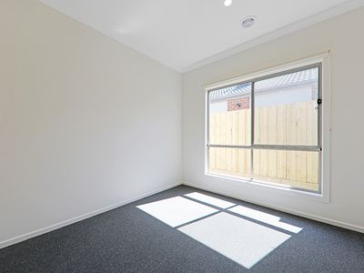 30 Rochester Crescent, Eynesbury