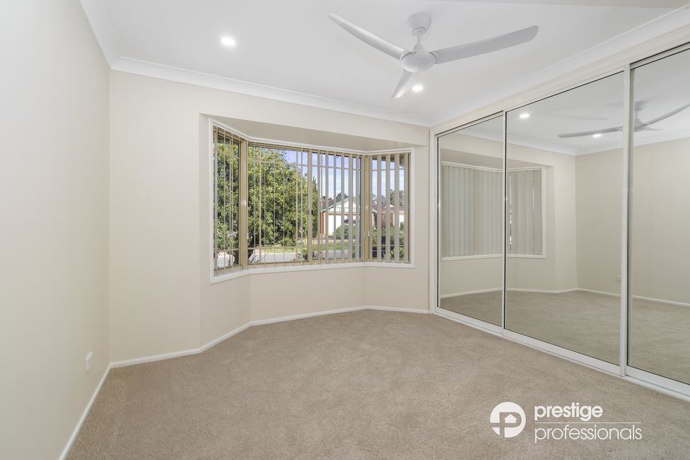 10 Glenrock Court, Wattle Grove