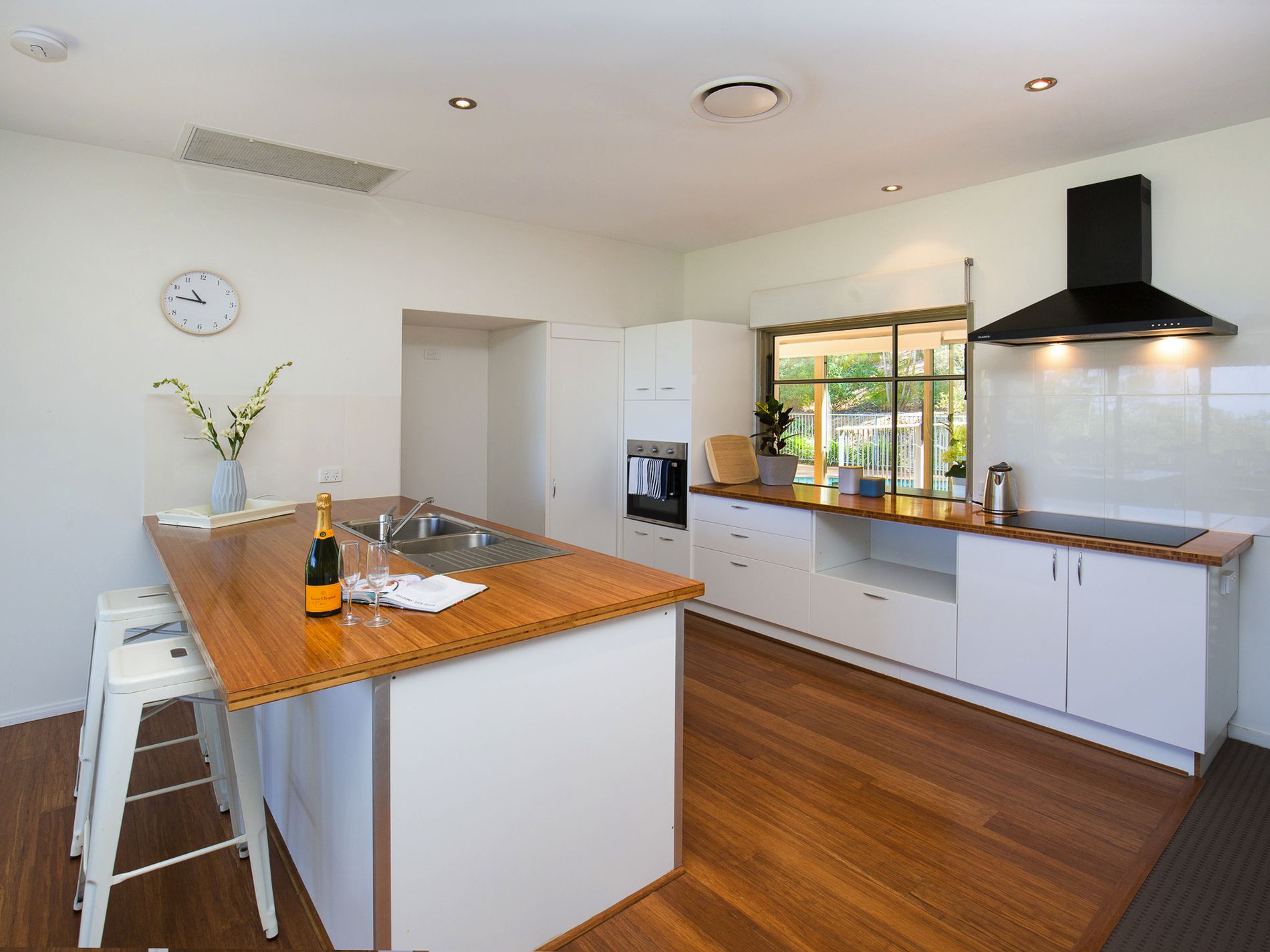 9 Hinterland Cl, Tinbeerwah