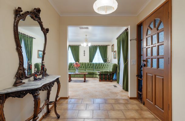 10 Mitford Crescent, Craigieburn