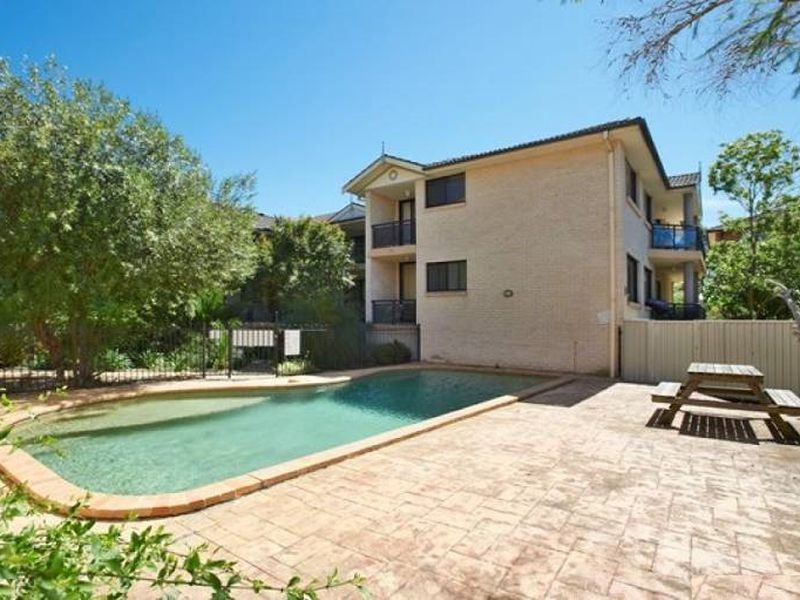 8/37-43 Good Street, Westmead
