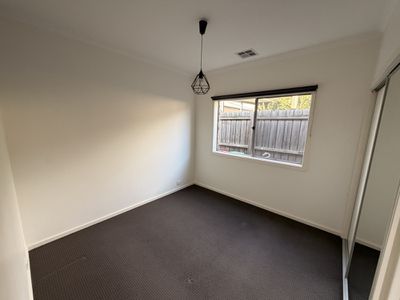 4 / 9 Toyne Avenue, Hamlyn Heights
