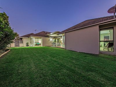 15 Hawksbury Crescent, Wakerley