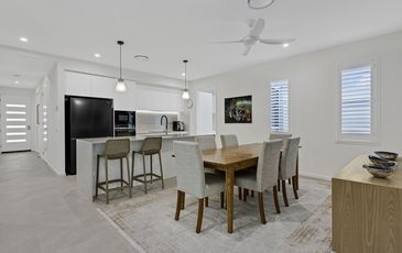 54 / 1 Anchorage Esplanade, Banya