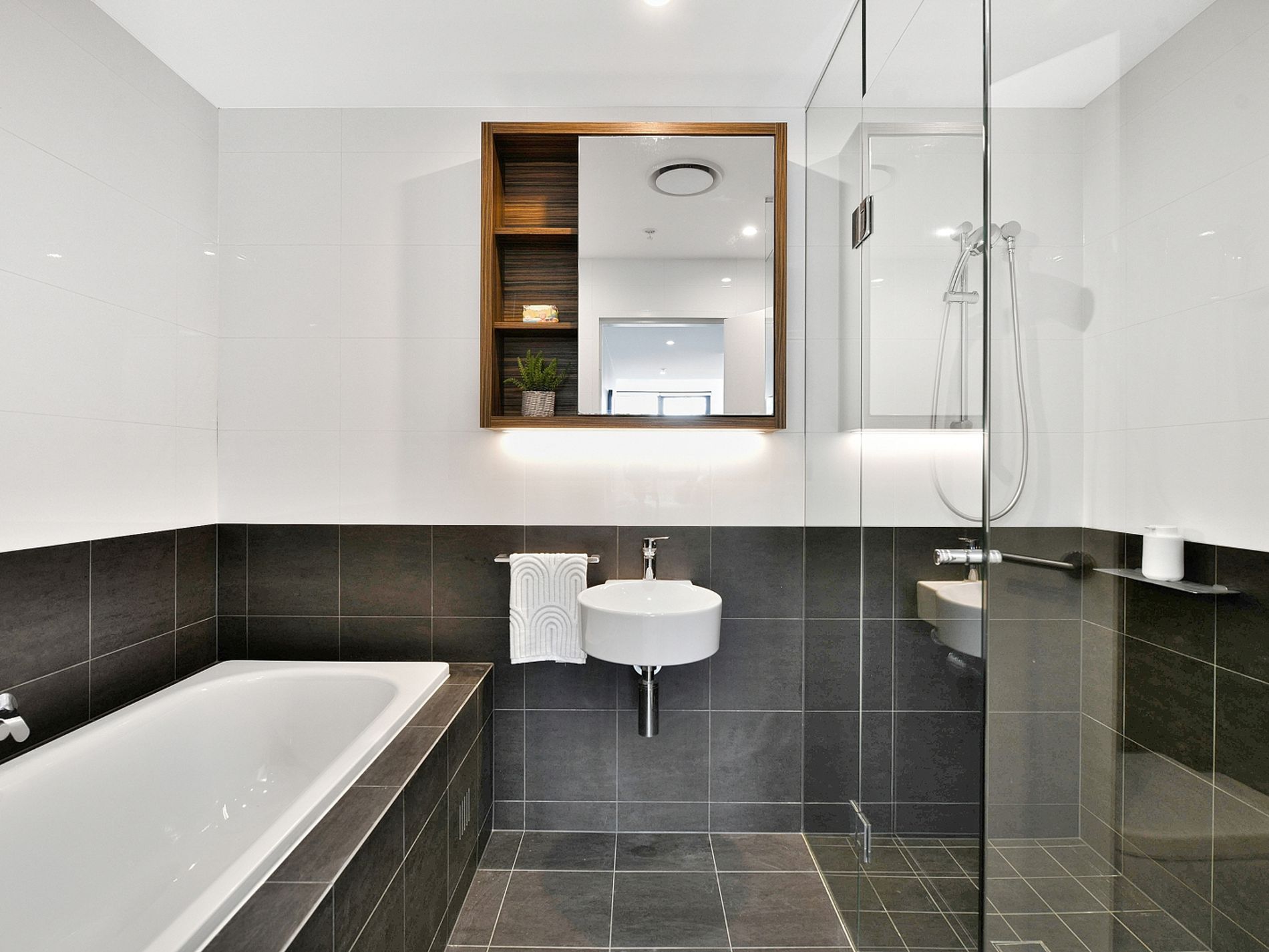 316 / 1A The Crescent, Forest Lodge