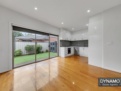 2 / 6 Dunn street, Broadmeadows