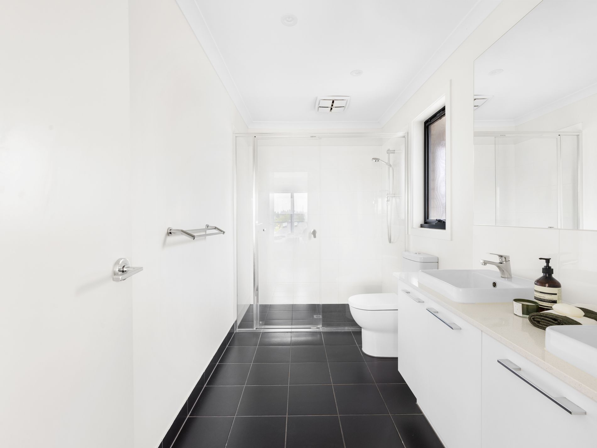 25 Wireless Drive, Aintree