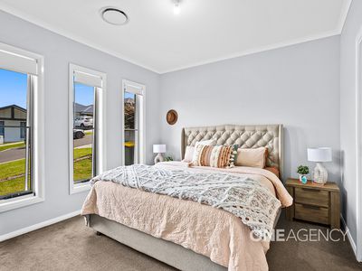 14 Brotheridge Avenue, Calderwood