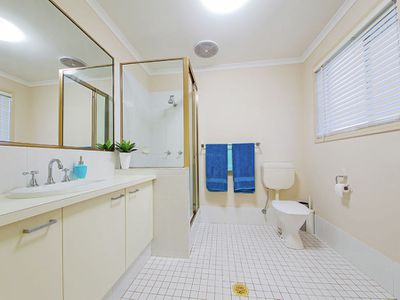 27 Teraglin Street, Manly West