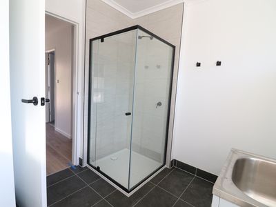 1 / 23 Tallarook Street, Seymour