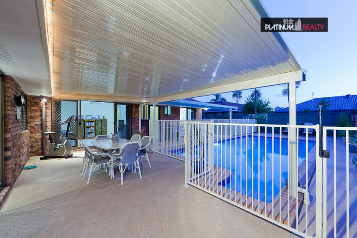 28 Intrepid Drive, Mermaid Waters