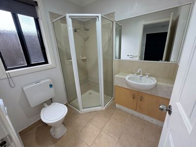 47 Dartmoor Drive, Cranbourne East