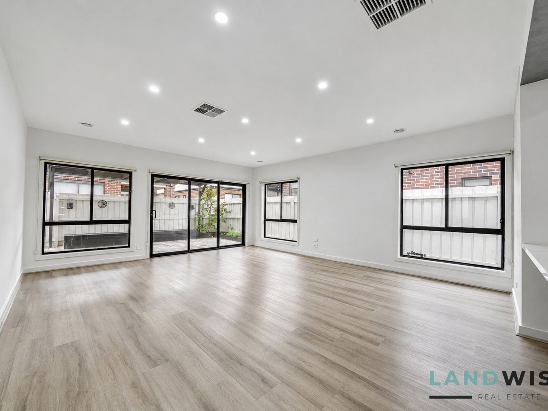 17 Isaacs Street, Deanside