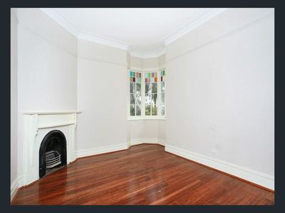 2 / 2 Hillcrest Avenue, Hurstville