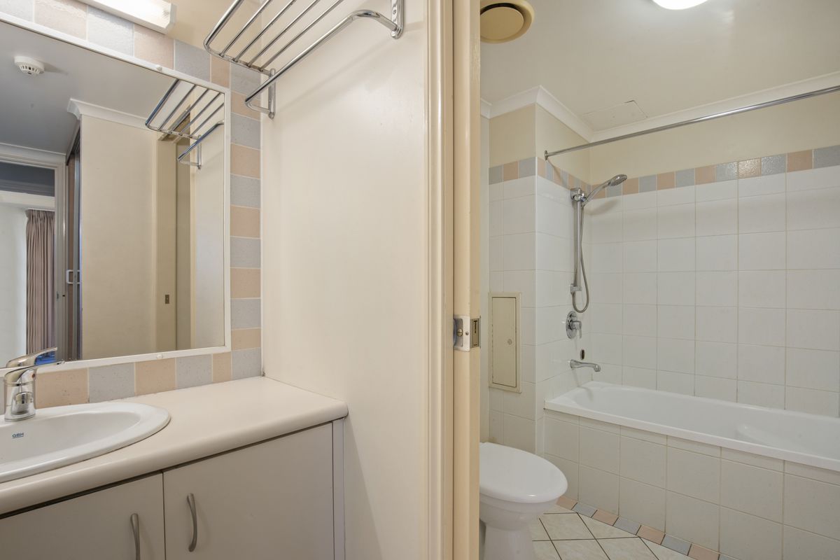 1-8 Paradise Island, Surfers Paradise