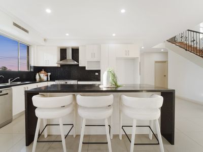 22 Rhodes Avenue, Guildford