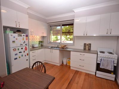 102 Lakeside Avenue, Mount Beauty