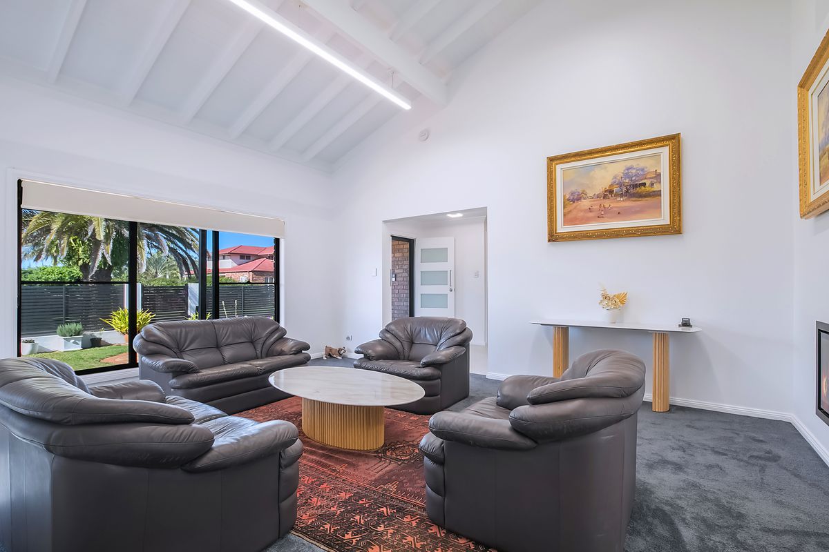 6 Sternlight Court, Cleveland