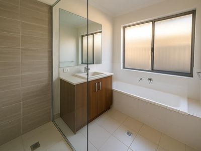 37 Rushmore Avenue, Bushmead