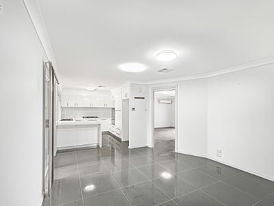 4 Westminster Court, Dubbo