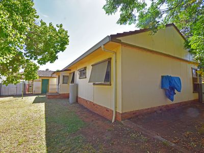 37 Brigalow Avenue, Dubbo
