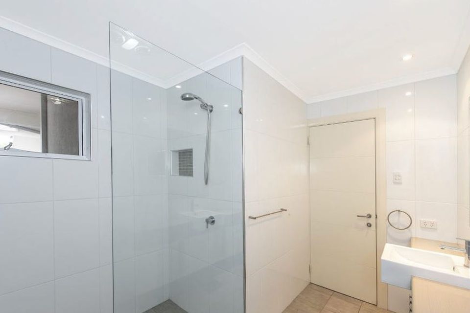 2 / 216 Arcadia Dr, Shoalwater