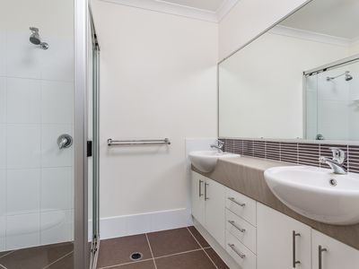 49 Clove Street, Griffin