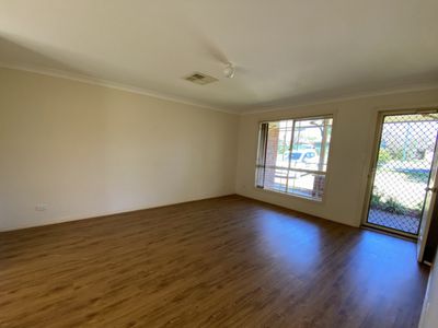 1 / 12 Grangewood Drive, Dubbo