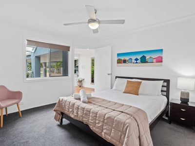 17 Maureen Court, Broadbeach Waters