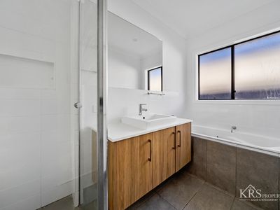 8 Woodland Court, Ormeau