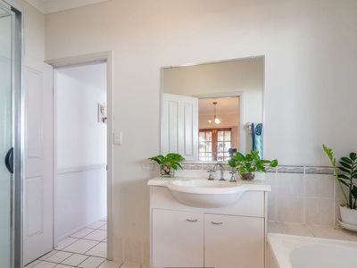 5 Tia Lane, Forest Lake