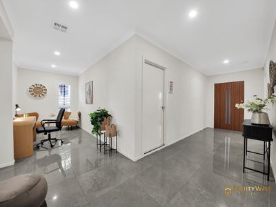 7 Honeycomb Avenue, Manor Lakes