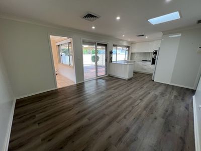 5 Menzies Place, Edensor Park