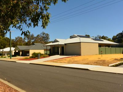 2 Robin Road, Roleystone