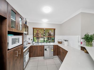2 / 1 Robson Street, Mooroobool
