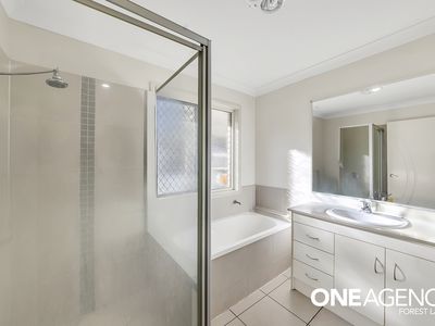 16 Eungella Terrace, Forest Lake