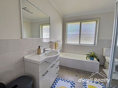 2 / 1 Palm Lilly Close, Worrigee