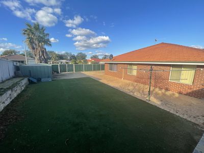 2 Stenton Gardens, Kinross
