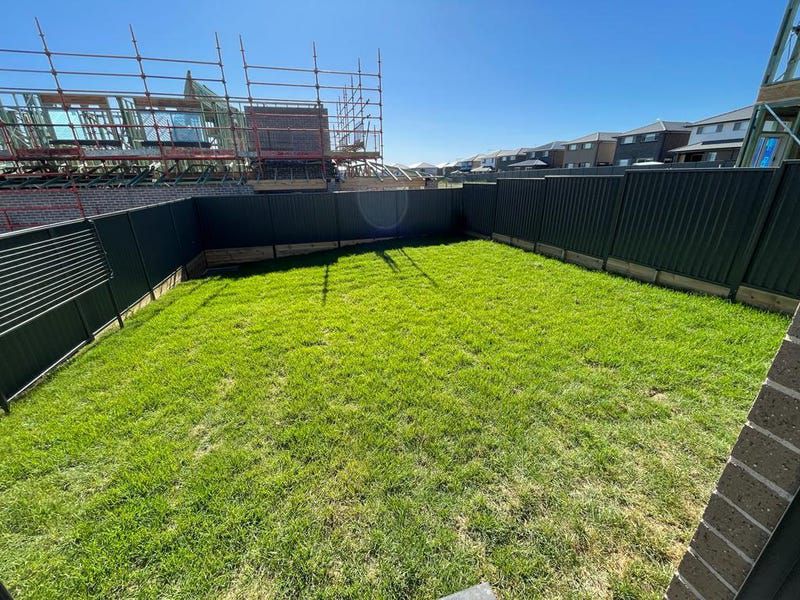 30 Swift Avenue, Leppington